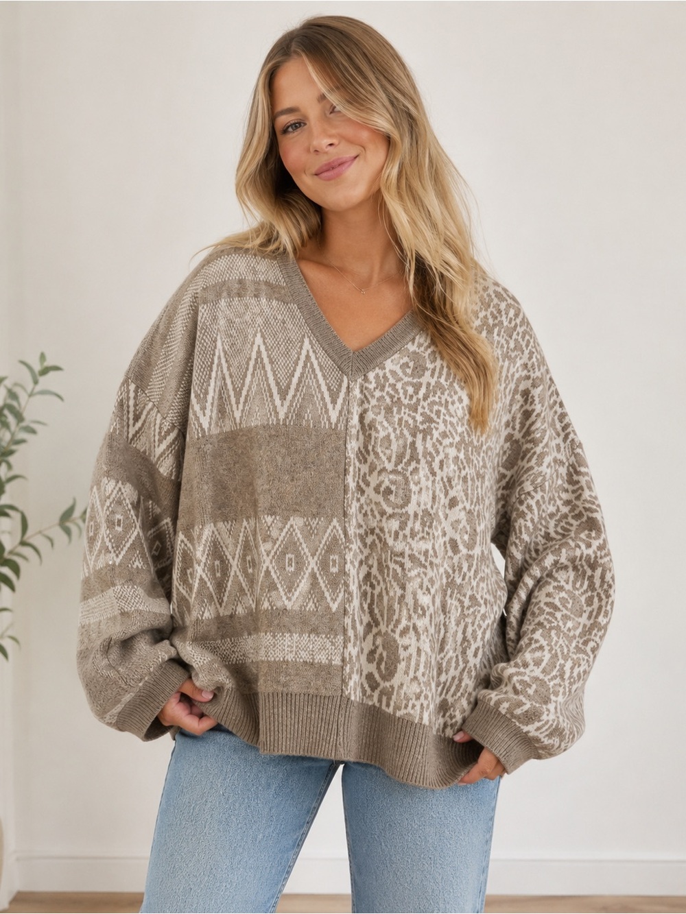 POL Women’s Oversized Animal Print Geometric V-Neck Sweater Size Large - Picture 1 of 6